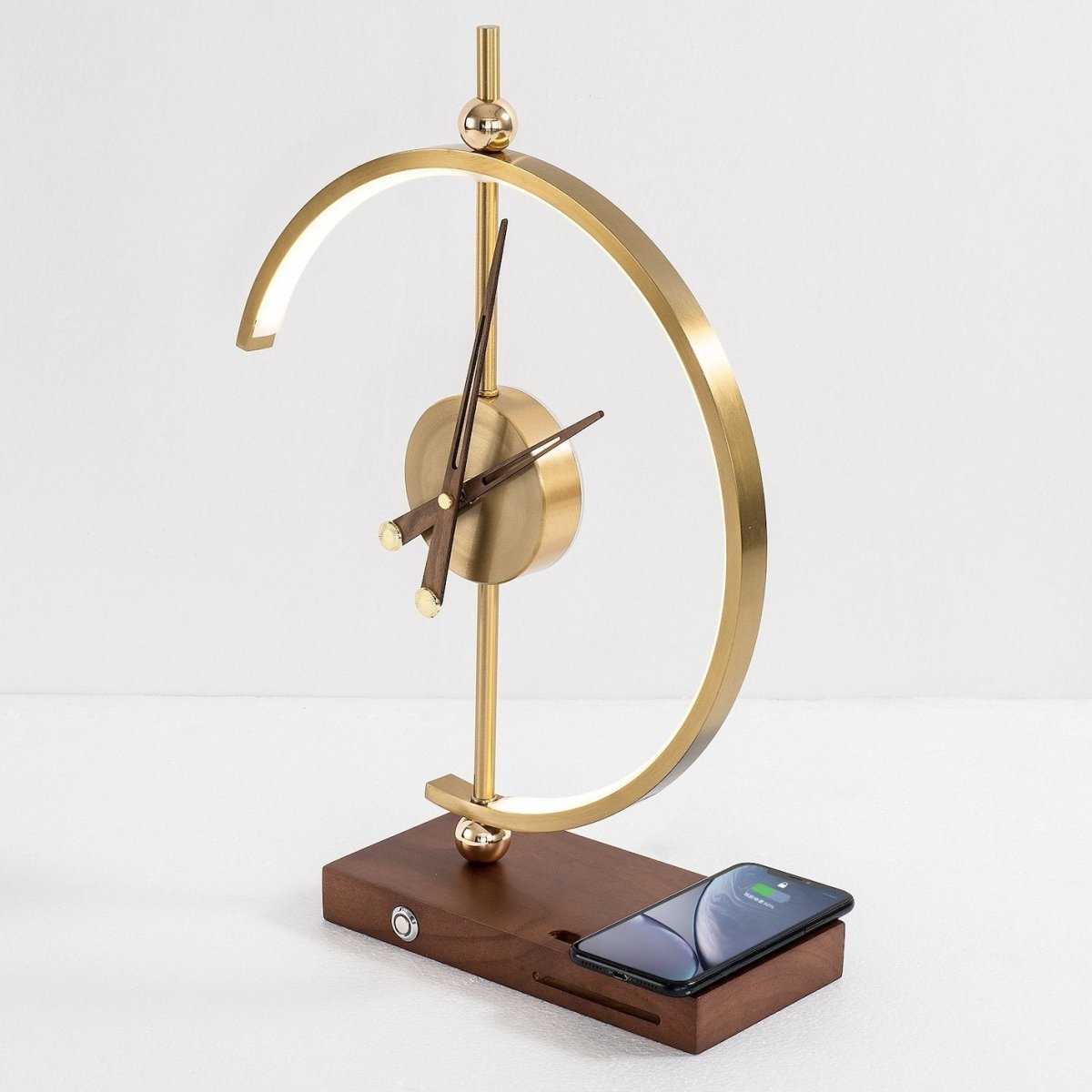 Uur table lamp on a desk